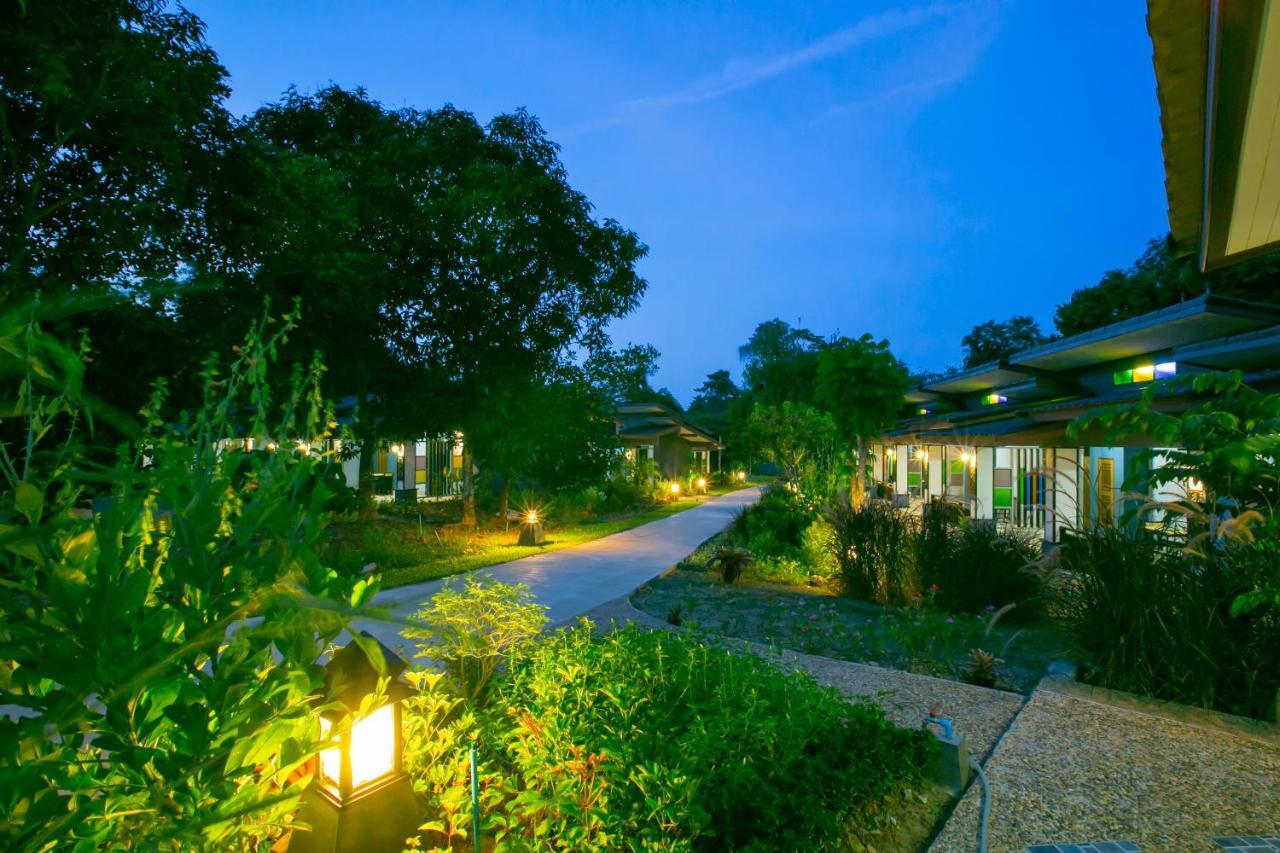 Loft Vintage Chalet Resort Ko Lanta Esterno foto